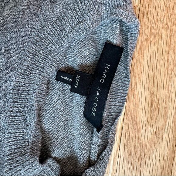 Marc Jacobs Sweater gray 100% wool silk long sleeve embellished buttons size XS - Picture 5 of 9